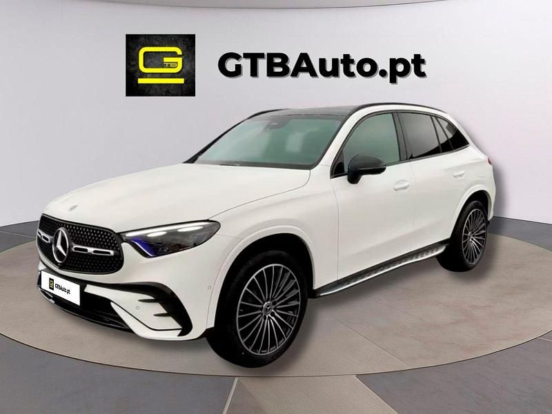 Branco Usado 2024 Mercedes GLC300 AMG SUV | € 64.900 - Imagem 1/4