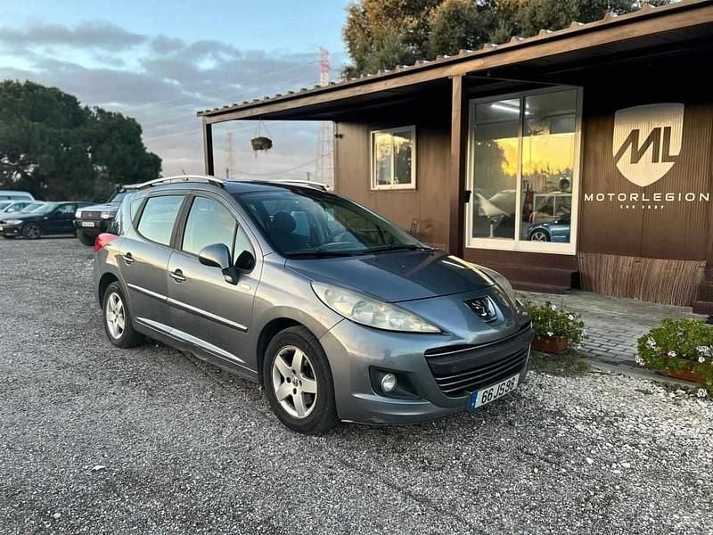 Cinzento Usado 2010 Peugeot 207 Citadino | € 5.900 (Preço justo) - Imagem 1/4