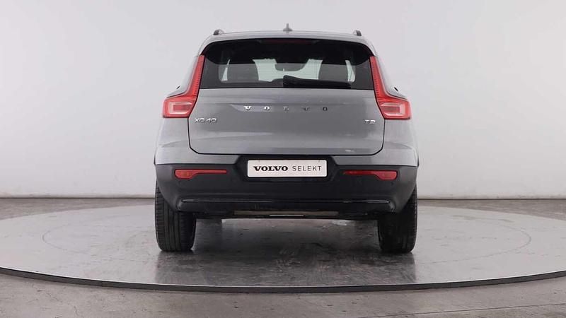 Usado Volvo XC40 129 HP (94 kW) 2024 Prateado SUV
