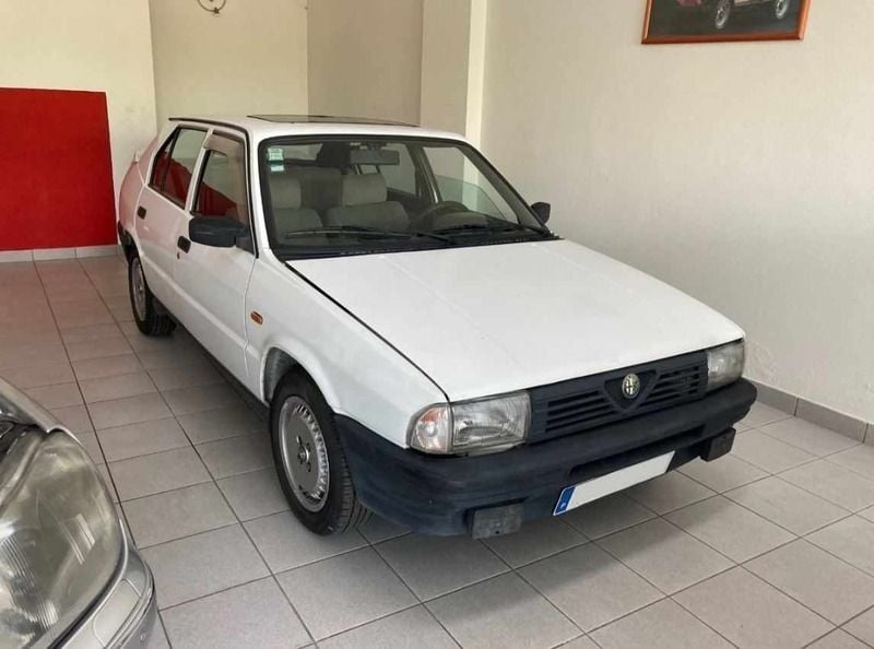 Branco Usado 1987 Alfa Romeo 33 | € 2.290 - Imagem 1/4