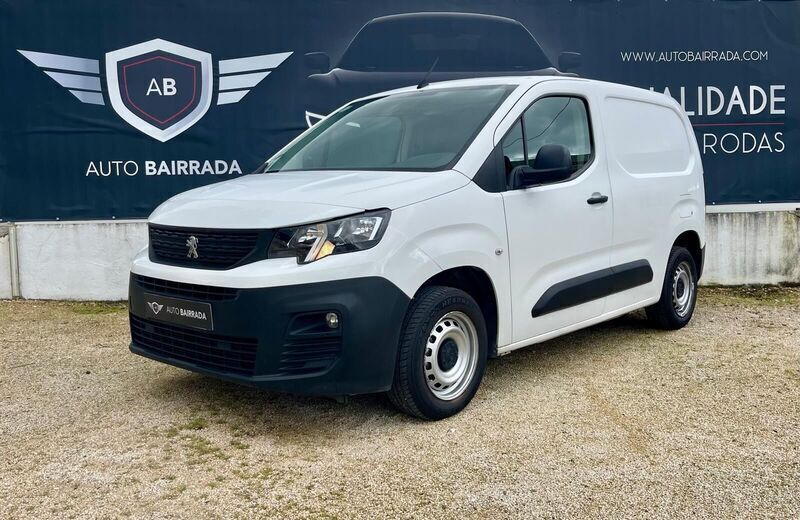 Branco Usado 2019 Peugeot Partner Premium Monovolume | € 12.750 (Preço justo) - Imagem 1/4