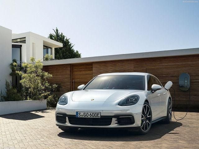 Branco Usado 2018 Porsche Panamera Sport Turismo Carrinha | € 70.000 (Bom preço) - Imagem 1/3