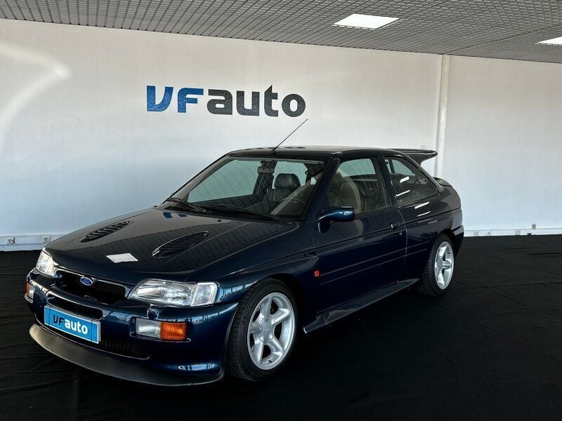 Usado Ford Escort RS 227 HP (166 kW) 1996 Azul Citadino