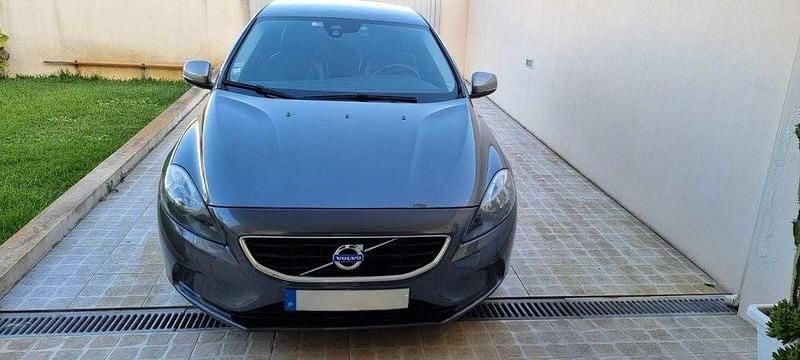 Cinzento Usado 2013 Volvo V40 Momentum Carrinha | € 10.500 (Preço justo) - Imagem 1/4
