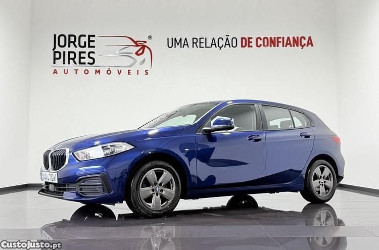 Azul Usado 2020 BMW 116 Advantage Citadino | € 21.990 (Preço justo) - Imagem 1/1