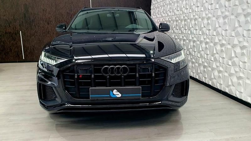 Usado Audi Q8 507 HP (372 kW) 2022 Preto SUV