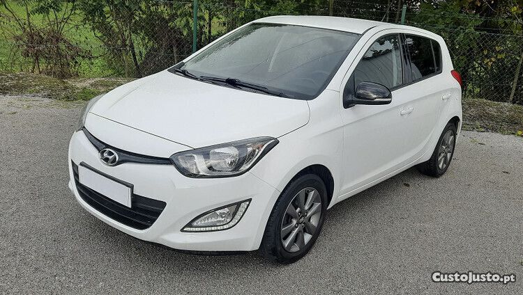 Branco Usado 2014 Hyundai i20 Sedan | € 6.999 (Preço justo) - Imagem 1/1