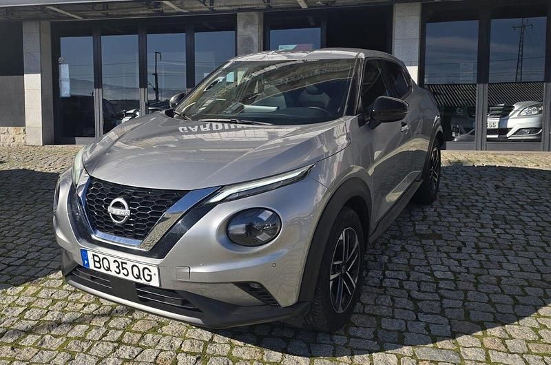 Cinza Usado 2025 Nissan Juke N-Connecta SUV | € 23.900 (Preço justo) - Imagem 1/4