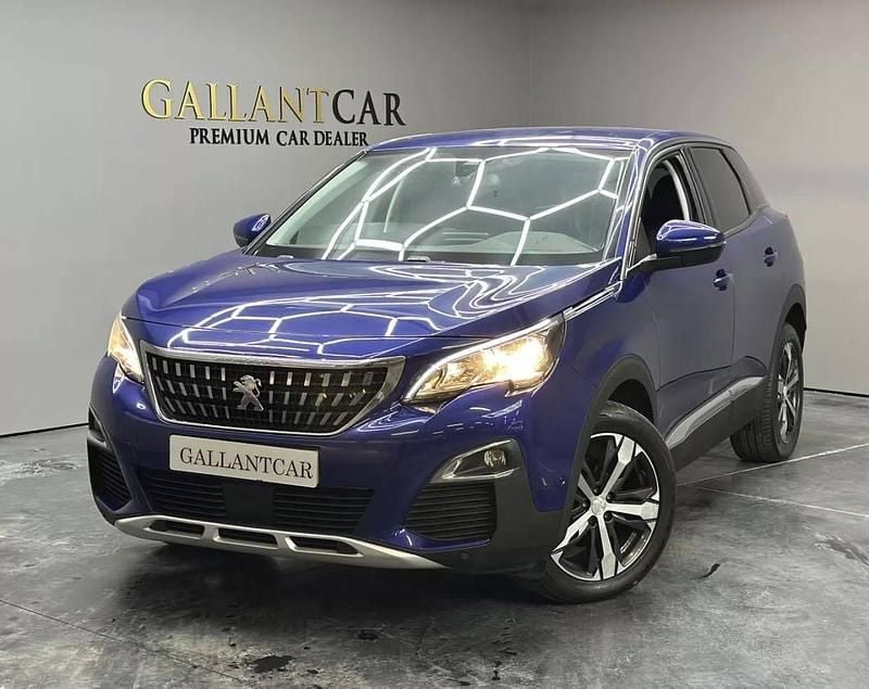 Usado Peugeot 3008 Allure 130 HP (95 kW) 2020 Azul SUV