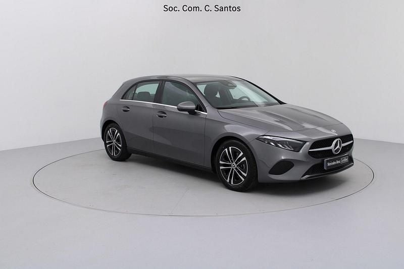 Usado Mercedes A180 Advanced 116 HP (85 kW) 2025 Cinza Sedan