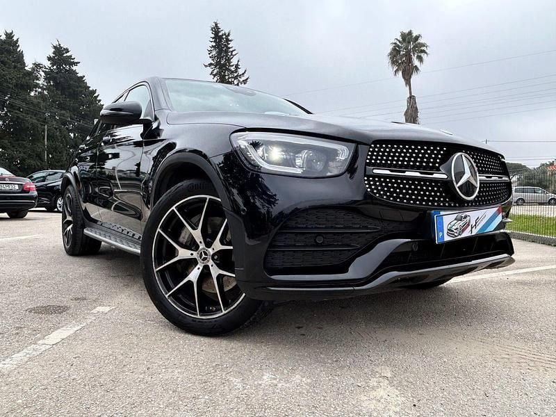 Preto Usado 2021 Mercedes GLC400d SUV | € 64.990 - Imagem 1/4