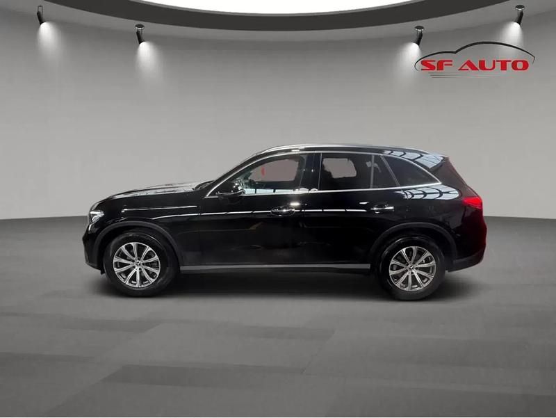 Usado Mercedes GLC220 Advanced 197 HP (144 kW) 2024 Preto SUV