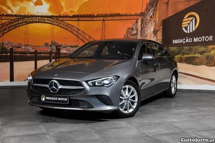 Usado Mercedes CLA250e 218 HP (160 kW) 2021 Cinza Sedan