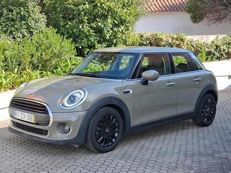Usado Mini ONE 102 HP (75 kW) 2020 Cinza Citadino