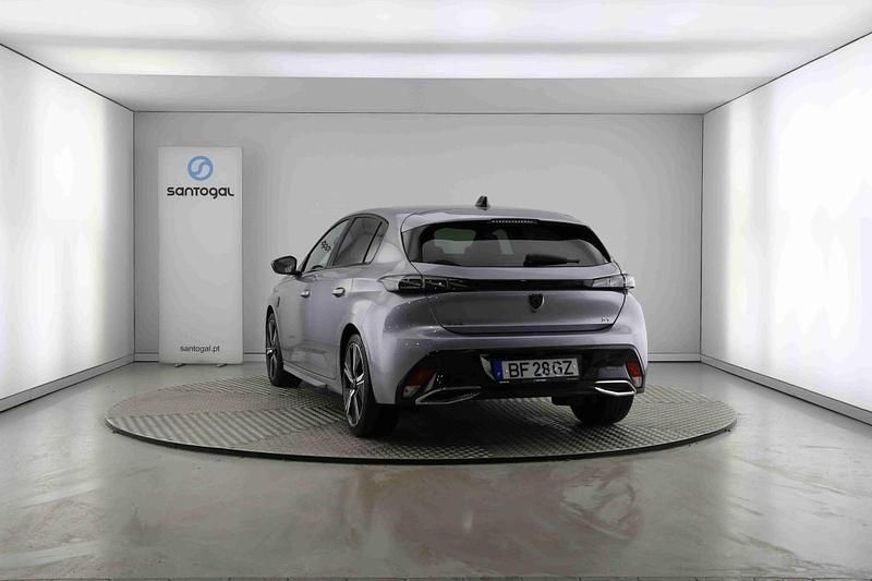 Usado Peugeot 308 GT 130 HP (95 kW) 2023 Cinzento