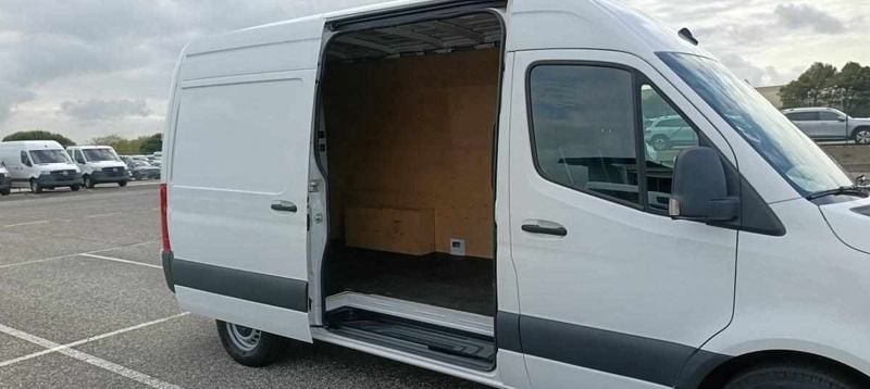 Usado Mercedes Sprinter 170 HP (125 kW) 2023 Branco Van