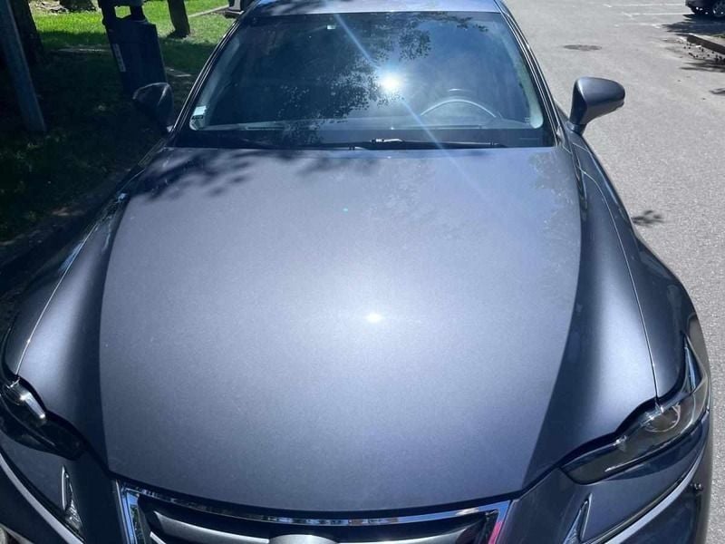 Usado Lexus IS300h 243 HP (178 kW) 2017 Cinzento Sedan