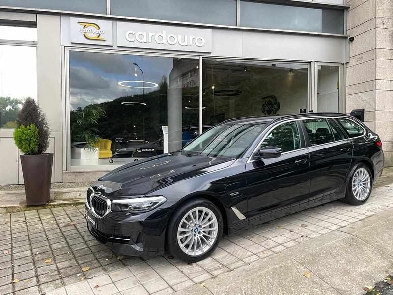 Preto Usado 2022 BMW 520 Carrinha | € 33.900 - Imagem 1/4