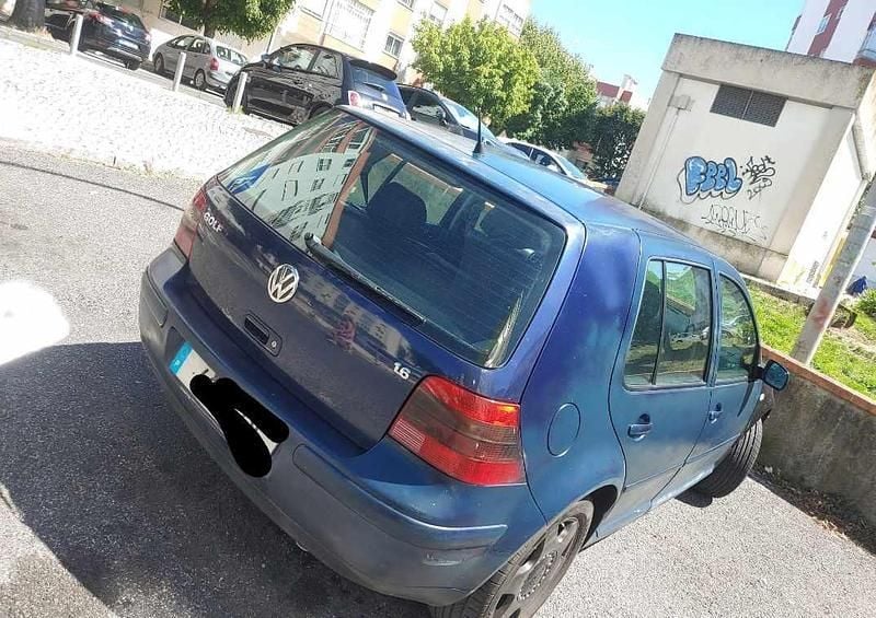 Azul Usado 2000 VW Golf IV Citadino | € 1.900 (Super Preço) - Imagem 1/4