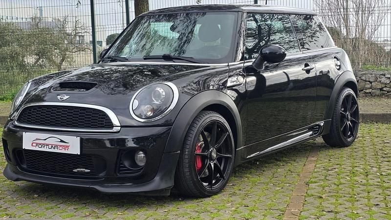 Preto Usado 2012 Mini John Cooper Works Citadino | € 13.990 (Preço justo) - Imagem 1/4