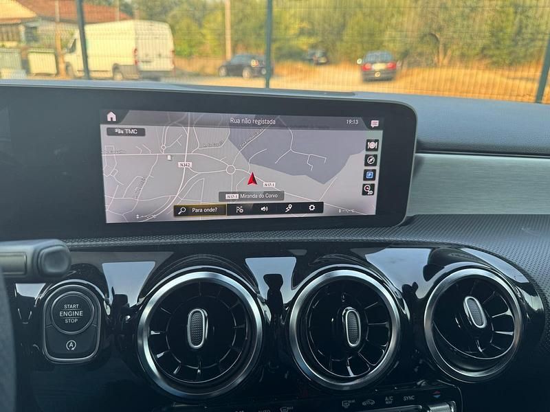 Branco Usado 2018 Mercedes A180 AMG line | € 25.900 (Preço elevado) - Imagem 1/4