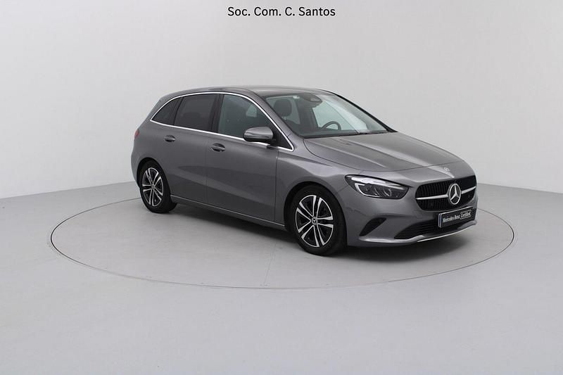 Usado Mercedes B180 Advanced 116 HP (85 kW) 2024 Cinza Monovolume