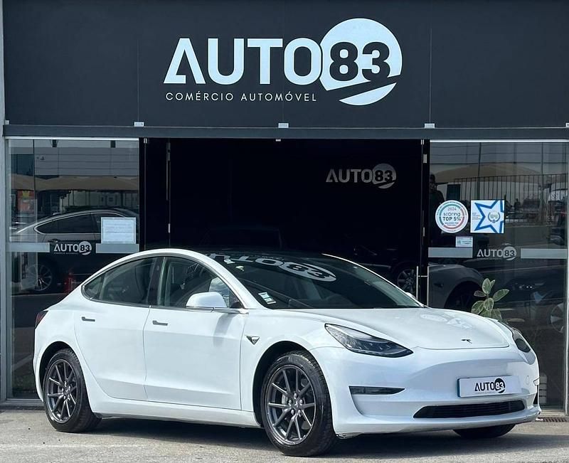 Branco Usado 2020 Tesla Model 3 Long Range AWD Sedan | € 29.990 (Preço elevado) - Imagem 1/1