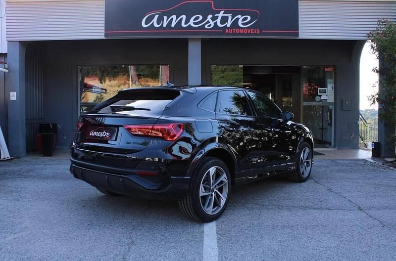 Usado Audi Q3 245 HP (180 kW) 2023 Preto SUV