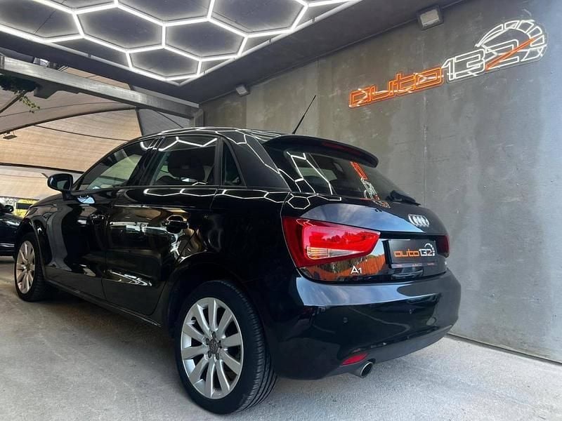 Usado Audi A1 Design 90 HP (66 kW) 2014 Preto Citadino