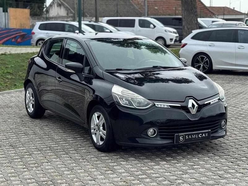 Usado Renault Clio IV 90 HP (66 kW) 2015 Preto Citadino