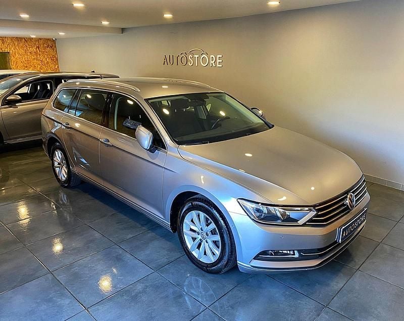 Cinza prata Usado 2019 VW Passat Carrinha | € 16.500 (Preço justo) - Imagem 1/4