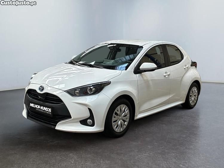 Usado Toyota Yaris Hybrid Business Edition 116 HP (85 kW) 2022 Branco
