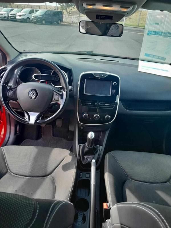 Usado Renault Clio GrandTour 75 HP (55 kW) 2018 Vermelho Carrinha