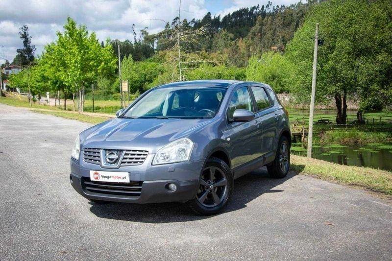 Cinza Usado 2007 Nissan Qashqai Tekna SUV | € 9.500 (Caro) - Imagem 1/4