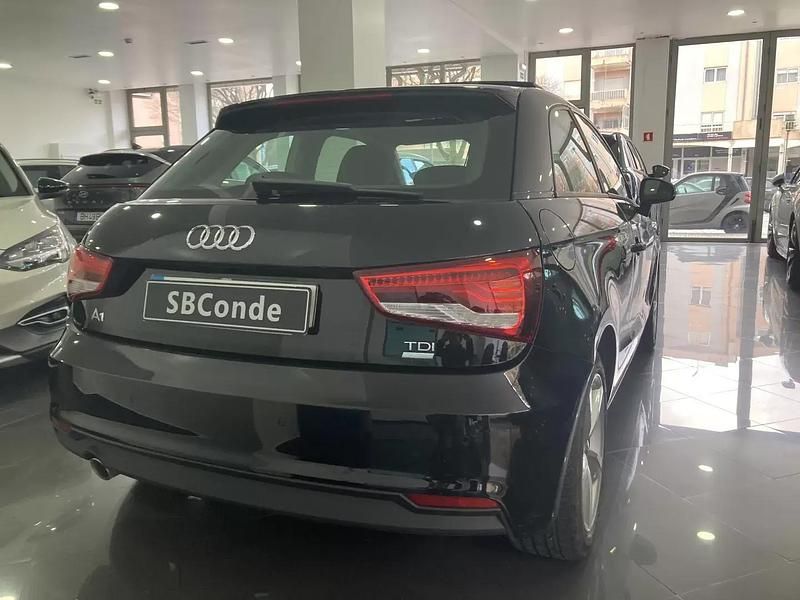 Usado Audi A1 Design 90 HP (66 kW) 2015 Preto Citadino