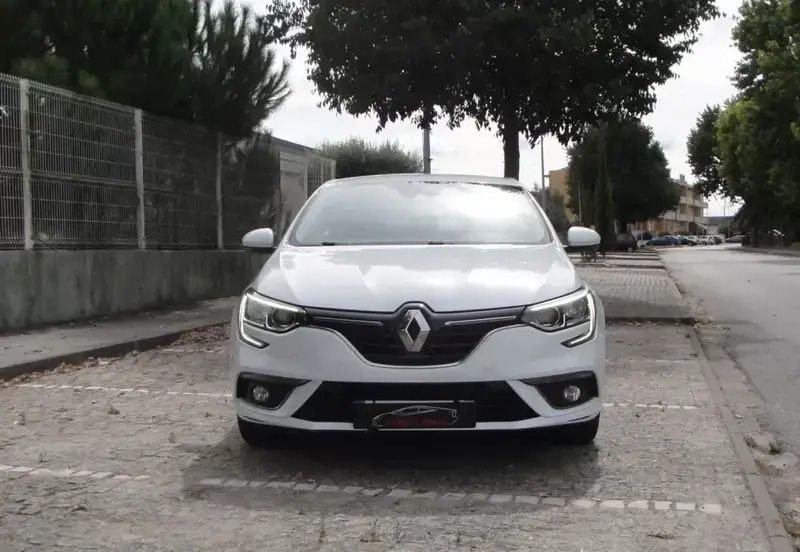 Outra (metalizado) Usado 2017 Renault Mégane IV LIMITED Citadino | € 13.990 (Preço justo) - Imagem 1/4