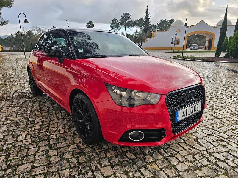 Usado Audi A1 Sport 105 HP (77 kW) 2011 Vermelho Citadino