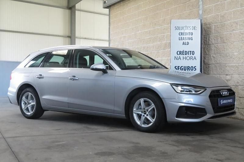 Usado Audi A4 Design 150 HP (110 kW) 2022 Cinza Carrinha