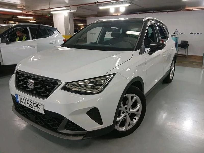 Branco Usado 2022 Seat Arona FR SUV | € 16.400 (Preço justo) - Imagem 1/4