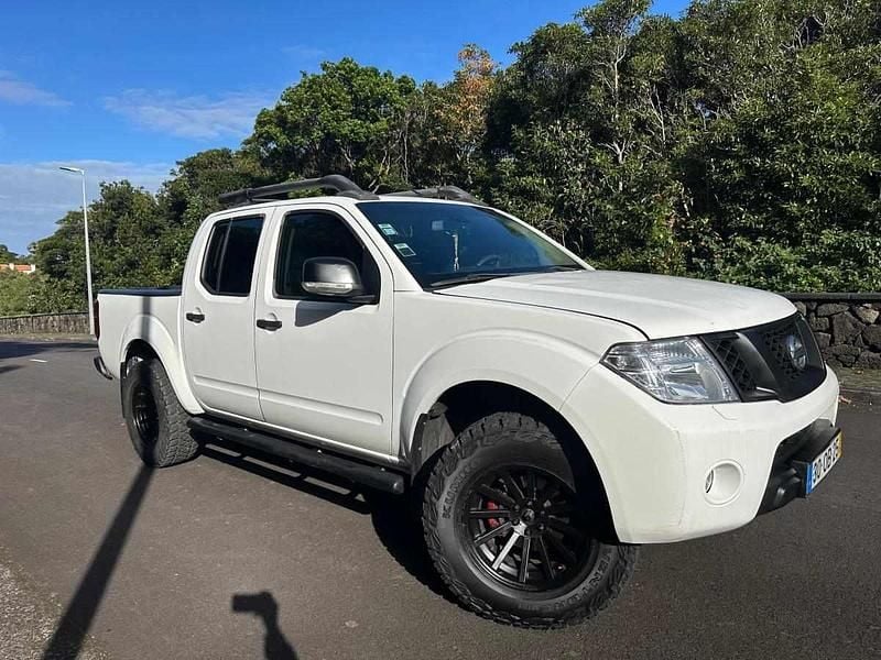 Branco Usado 2013 Nissan Navara Pickup | € 25.000 (Caro) - Imagem 1/2
