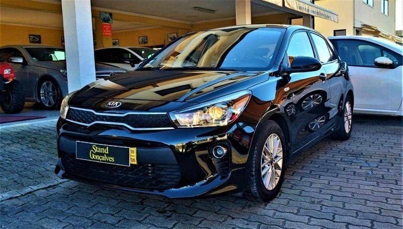 Preto Usado 2018 Kia Rio SX Citadino | € 12.990 (Preço justo) - Imagem 1/4