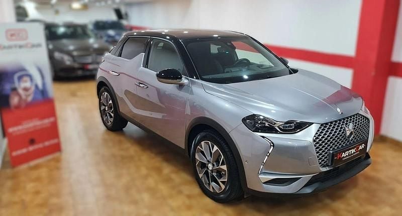 Cinzento Usado 2020 DS Automobiles DS3 Crossback E-Tense Grand Chic SUV | € 18.750 (Preço justo) - Imagem 1/4
