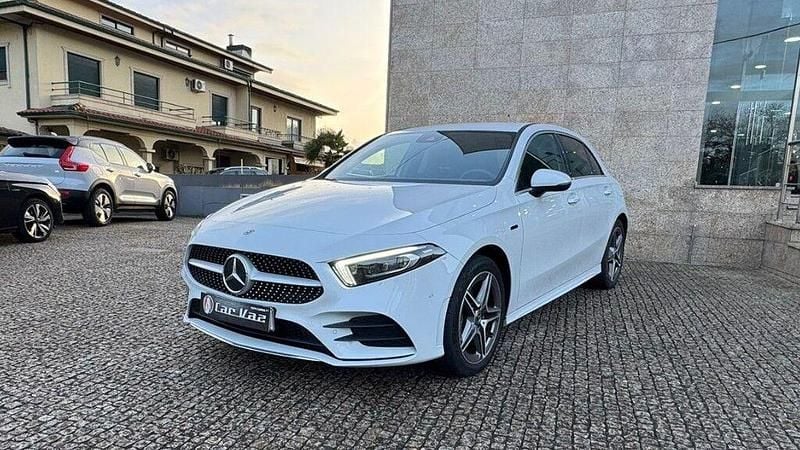 Branco Usado 2020 Mercedes A250 AMG line | € 28.950 (Preço justo) - Imagem 1/4