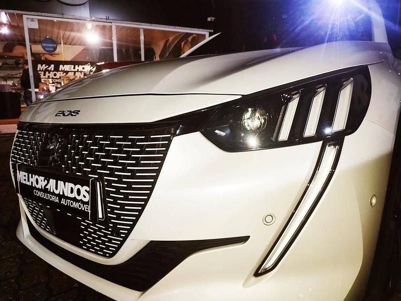 Usado Peugeot e-208 GT 100 kW (136 HP) 2021 Branco Citadino