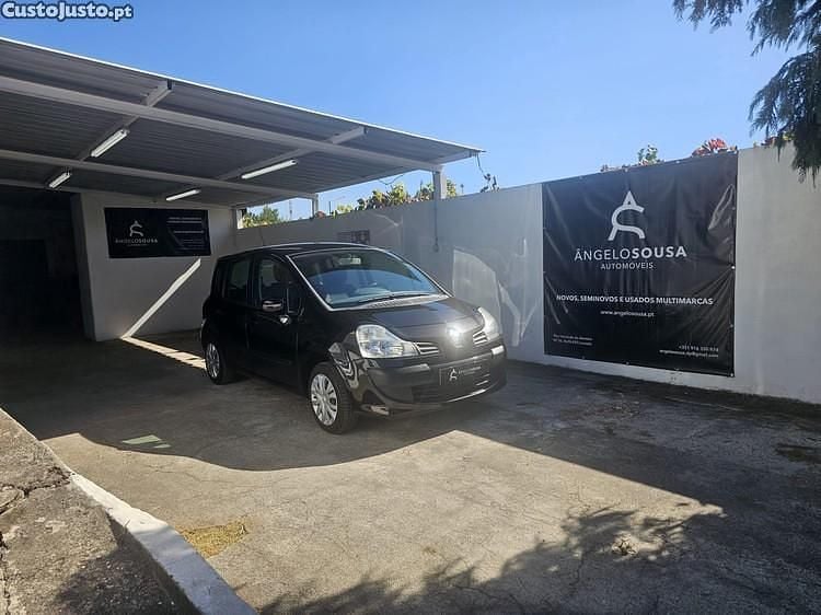 Preto Usado 2011 Renault Grand Modus Dynamique Monovolume | € 6.750 - Imagem 1/1