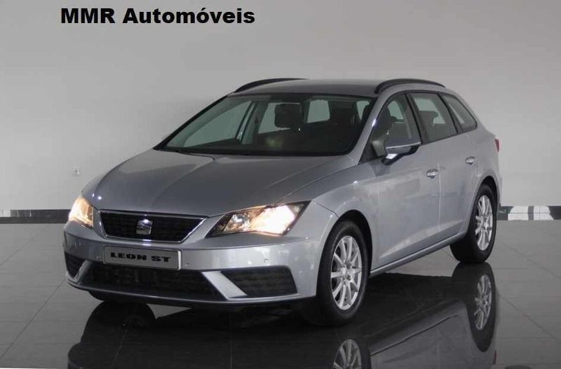 Cinzento Usado 2017 Seat Leon ST Reference Carrinha | € 14.950 - Imagem 1/4