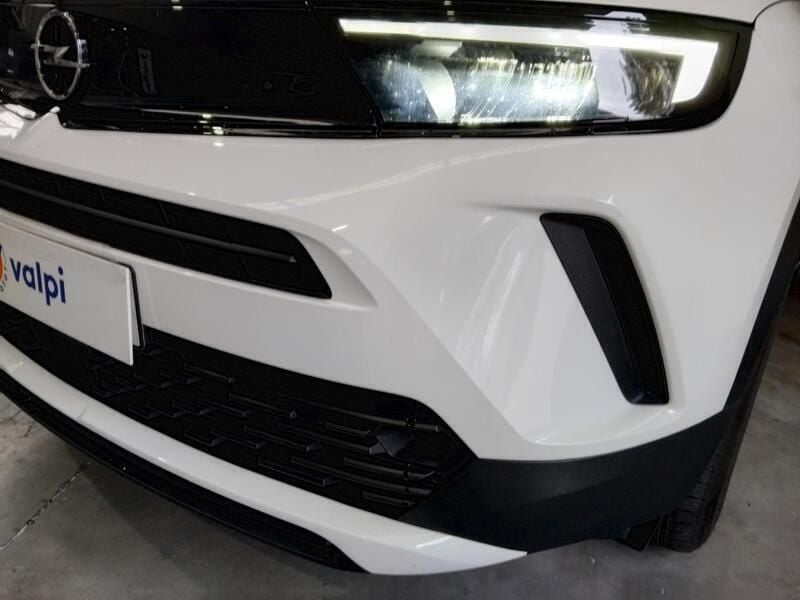 Usado Opel Mokka Elegance 110 HP (80 kW) 2024 Branco SUV