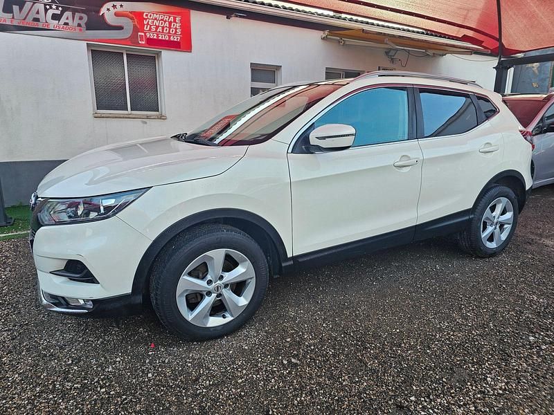 Usado Nissan Qashqai Acenta 110 HP (80 kW) 2018 Branco SUV