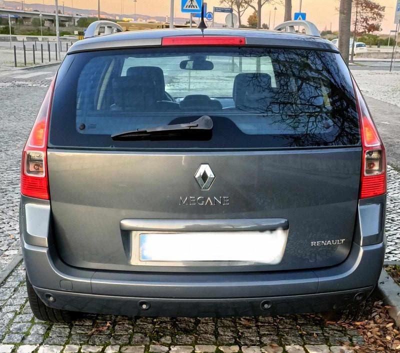 Usado Renault Mégane GrandTour 106 HP (77 kW) 2006 Cinzento Carrinha