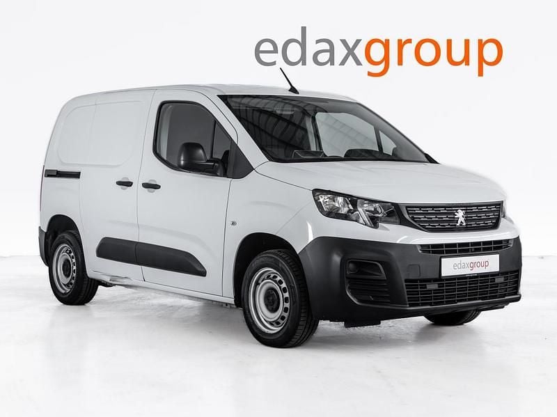 Branco Usado 2023 Peugeot Partner Monovolume | € 16.990 (Preço justo) - Imagem 1/4